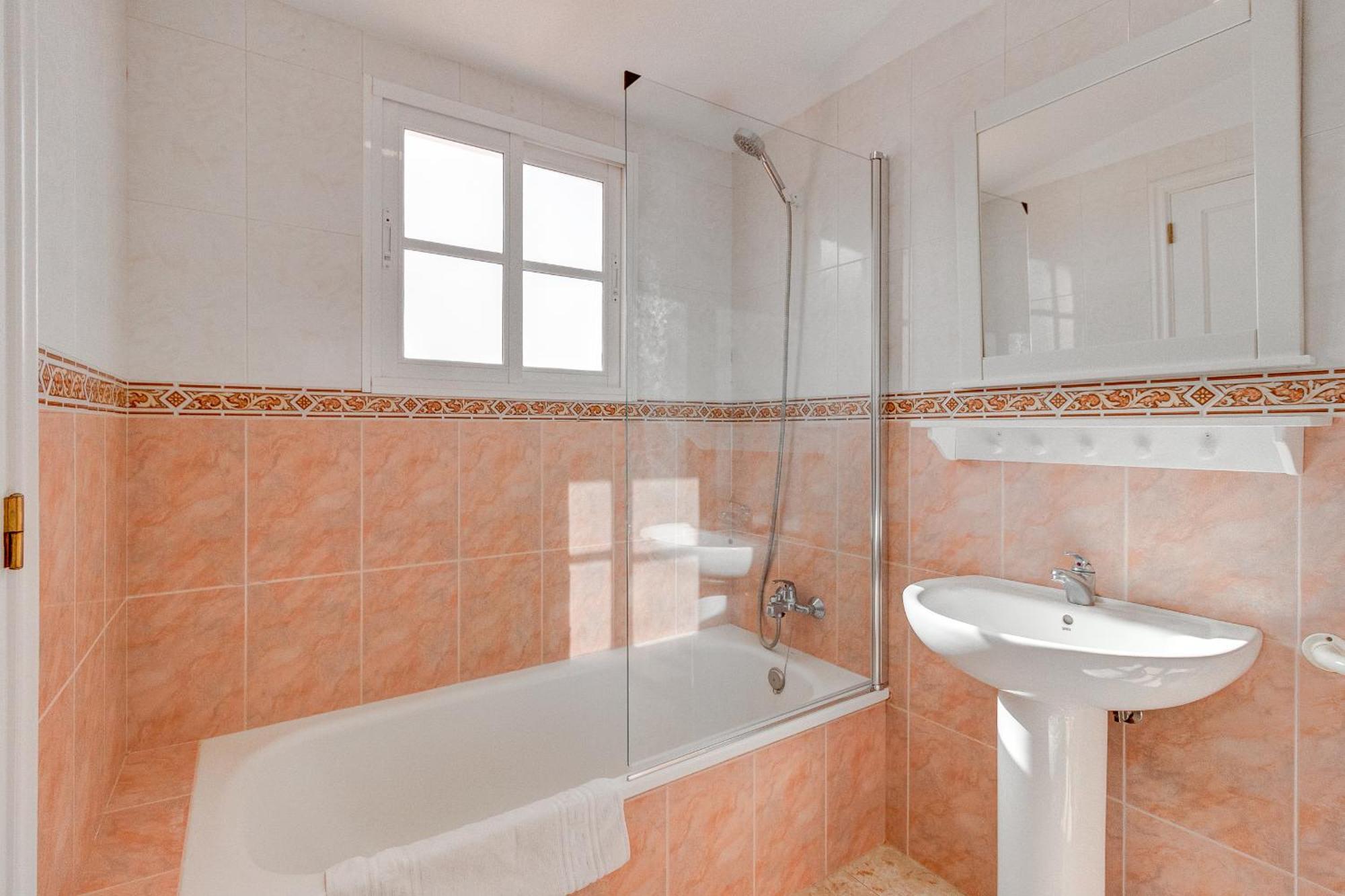 Bonita Casa Nina Con Jacuzzi By Paramount Holidays Playa de San Juan  Zewnętrze zdjęcie